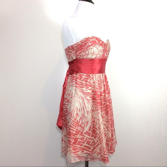 ❌SOLD❌BCBGMaxazria Strapless Bow Sweetheart Dress - Picture 3 of 5